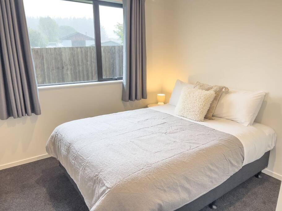 Holiday home Sunshine Brand New 4 Bedroom House *