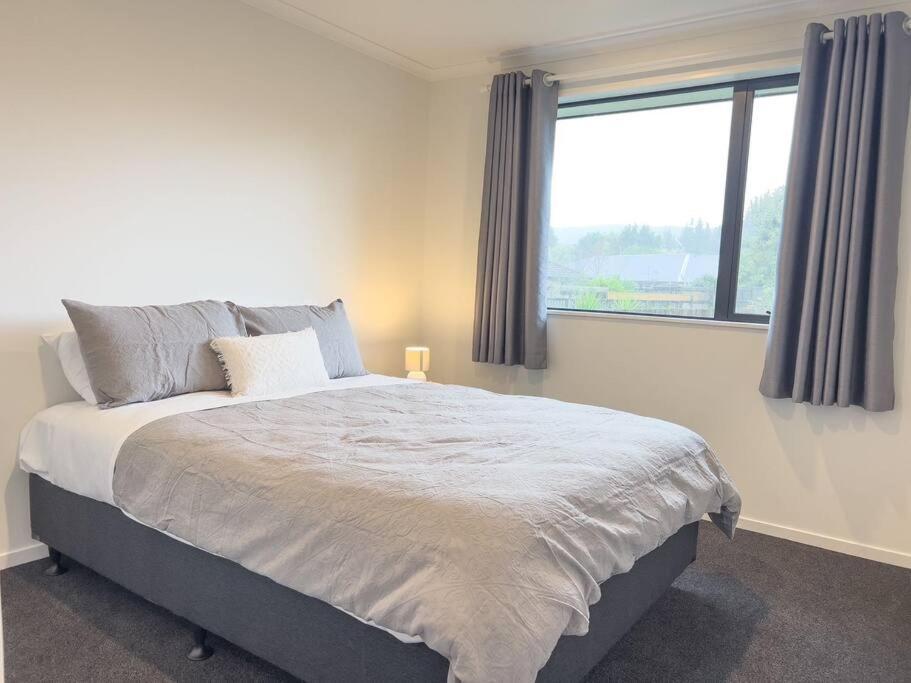 Holiday home Sunshine Brand New 4 Bedroom House Rotorua
