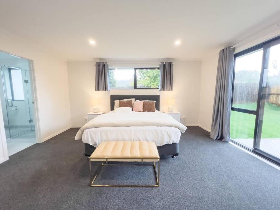 Holiday home Sunshine Brand New 4 Bedroom House Rotorua