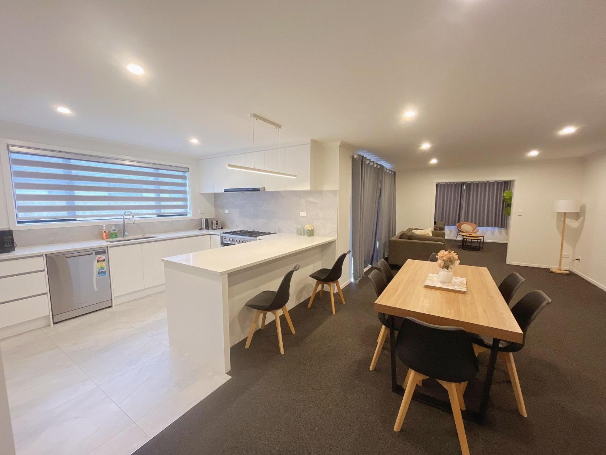 Sunshine Brand New 4 Bedroom House * Rotorua