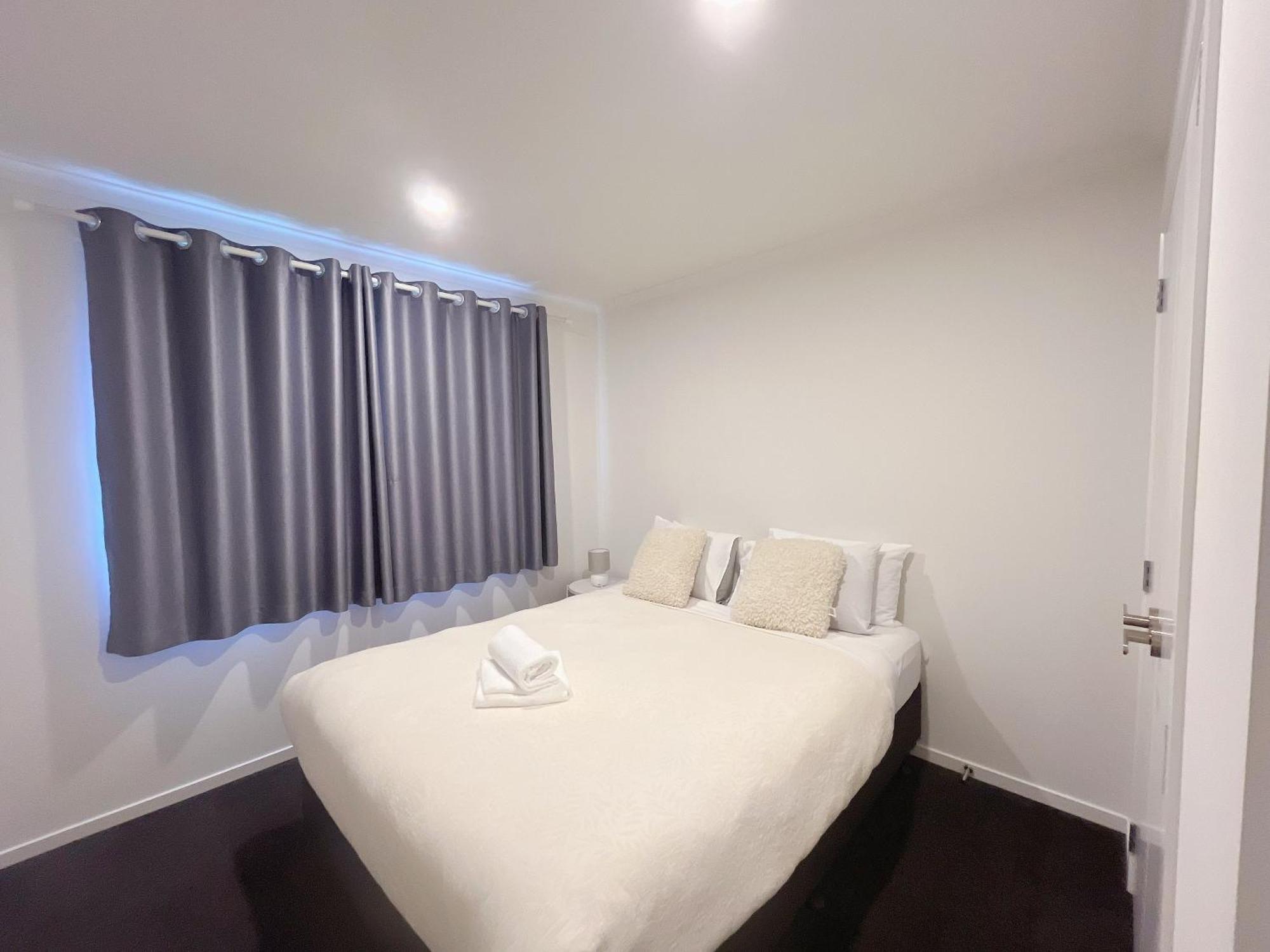 Holiday home Sunshine Brand New 4 Bedroom House *